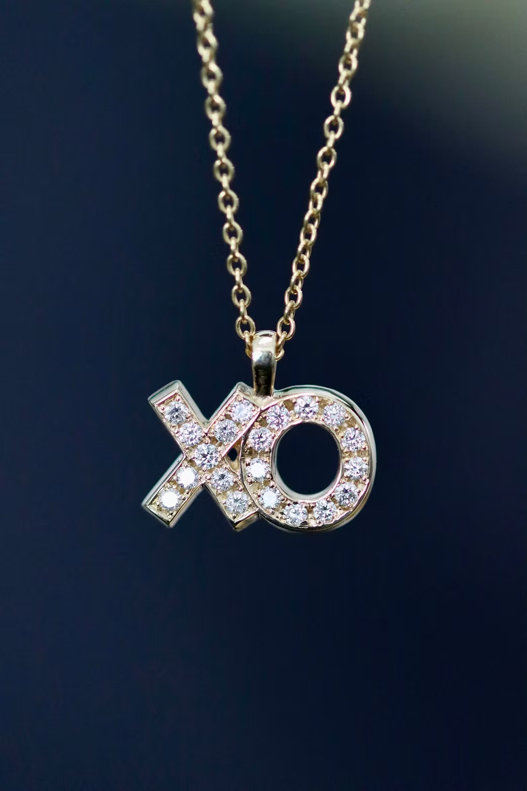 14K yellow gold pendant with lab diamonds