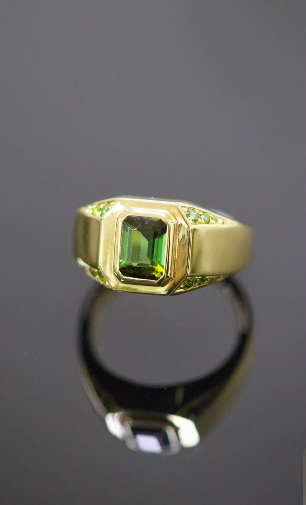 Carraigín 18k gold ring